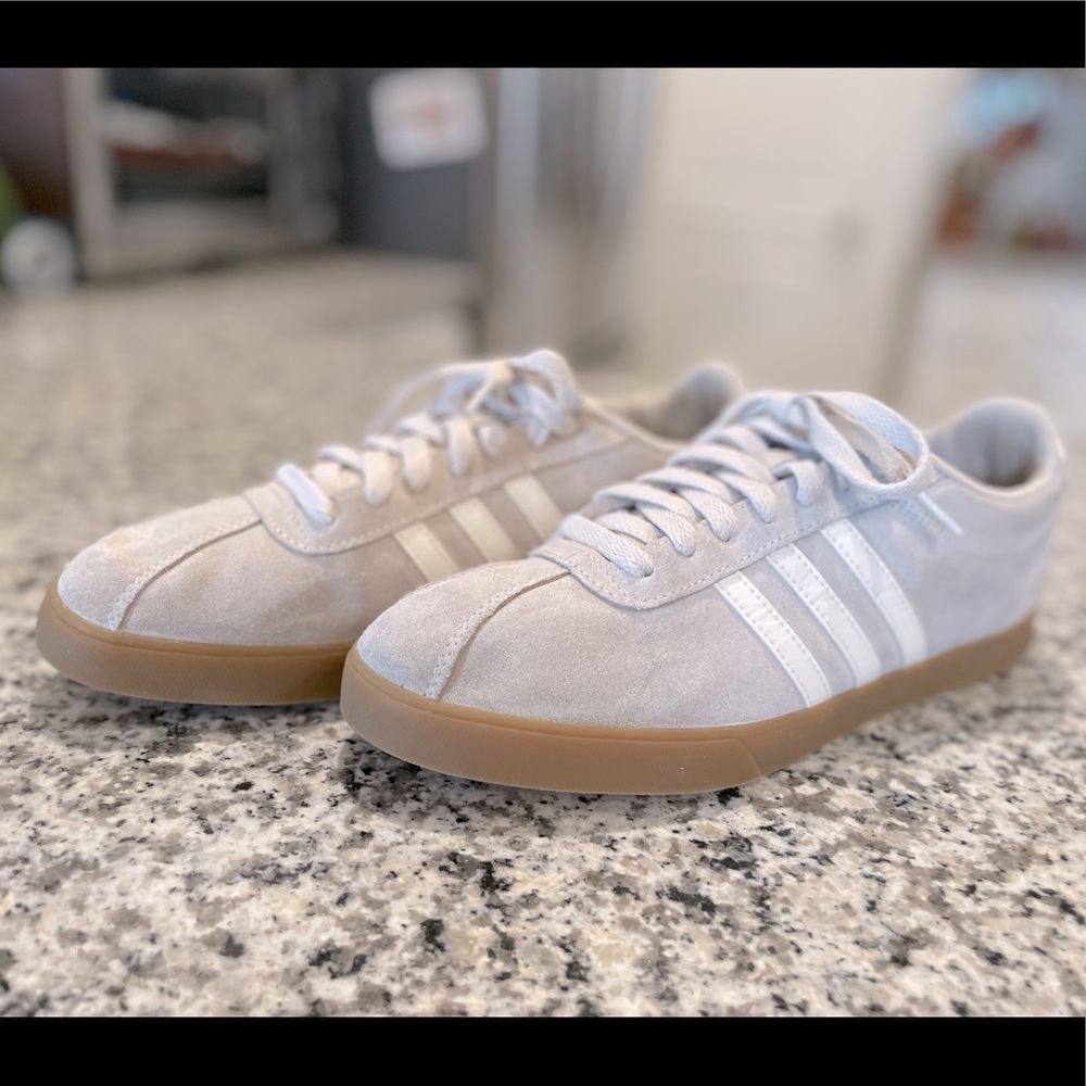 Adidas women’s courtset sneakers size 9